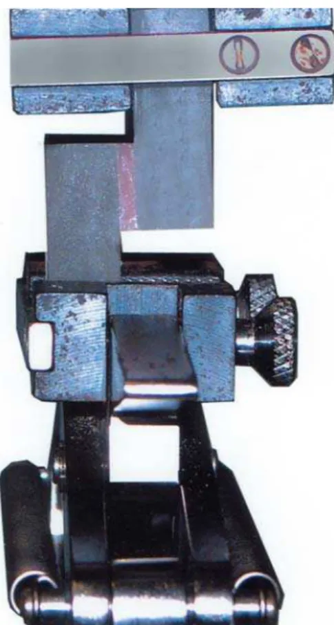 FIGURE 5- Specimen during tensile bond strength testingFIGURE 3- Tensile strength specimen in the universal