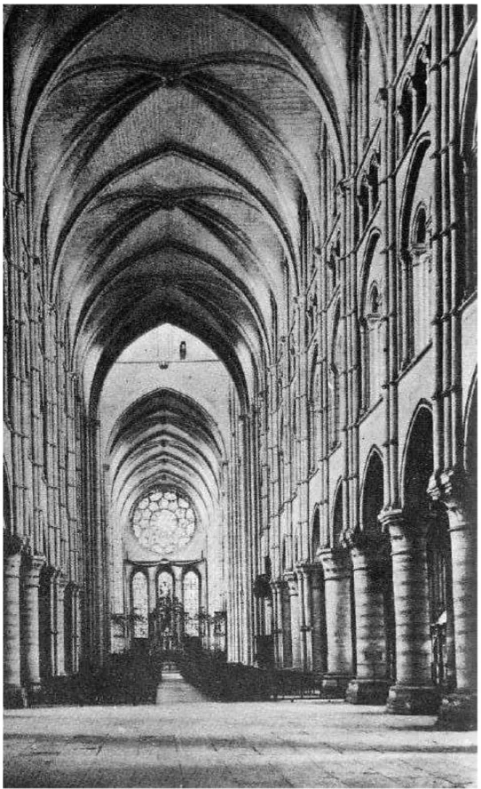 Figura XI  – Laon, catedral, nave central, iniciada após 1205, 