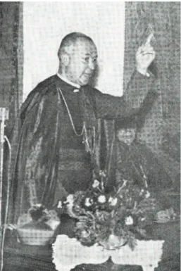 Fig. 13 - D. Manuel Gonçalves Cerejeira discursando na sessão solene, na sede do CADC, no dia 1 de Dezembro de 1939