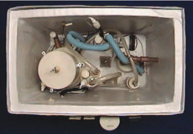 Figure  3  -  Activated  device  on  mechanical  ventilation  along  with  computerized  data  collection:  a)  personal  computer  with  Agilent  Benchlink  software;  b)  data  acquisition  switch  unit;  c)  conditioning  device; 