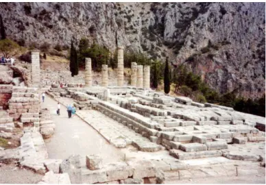 Figura 1.6: Ru´ınas do Templo de Apolo.