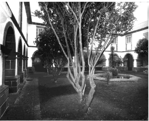 Fig. 16 – Claustro do antigo convento. Fonte: Museu Municipal da Ribeira Grande. 