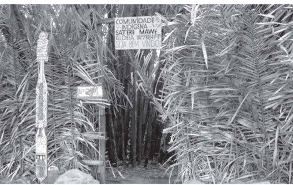 Figure 8: The entry to the Y’Apyrehyt community, on the outskirts of Manaus (Silva et al., 2008)