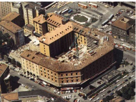 FIGURA 4.4 – Vista aérea do quarteirão durante os trabalhos de reestruturação.  FONTE – MAZZOLANI,1991
