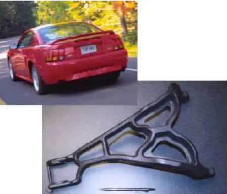 FIGURA 2.6 – Braço de controle superior em ADI do Ford Mustang Cobra.  Fonte: KEOUGH (2002)