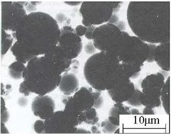 Figura 3.9 – Micrografia eletrônica de varredura de uma cinza volante com partículas  esféricas e vítreas (MEHTA e MONTEIRO, 1994) 