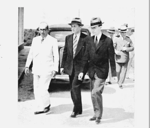 Figura  5:  Entrando  na  Colônia  de  Itanhenga,  no  dia  da  inauguração,  em  11  de  abril  de  1937,  da 