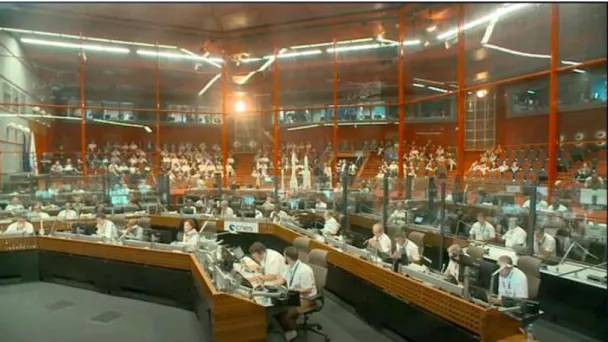 Figura 8 – Captura de ecrã da transmissão da ESA Web TV – sala de controlo do lançamento do foguetão Soyuz