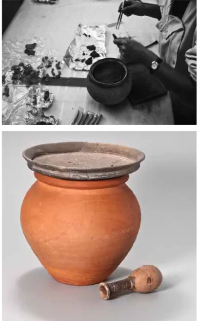 Fig. 6 – Escavação  da urna de cremação  (Sepultura 4) no  Museu Nacional de  Arqueologia em  Novembro de 1994