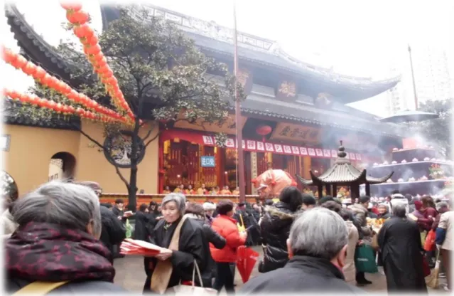 Ilustração 2 – Fotografia de templo budista Yufo, em Shanghai, 2013. Foto TN . 