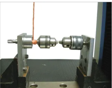 Figure 3 shows design modiication (reduction in the  distance between threads in the cervical portion), body  and tip of mini-implants ater insertion and removal