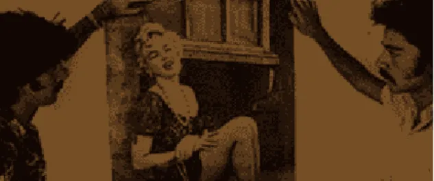 Fig. 9: Almodóvar e seu irmão Augustín diante de uma foto de Marilyn Monroe (Fonte:  http://clubcultura.com/clubcine/clubcineastas/almodovar/esp/cronologia2.htm) 