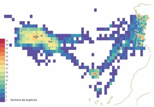 FIguRA 5 Distribuição geográfica do número de espécies registadas na primeira edição do Atlas de  Mamíferos de Portugal, para as espécies marinhas (quadrículas de meio grau geográfico de lado) e terrestres  (quadrículas de 10×10 Km² ou ilhas) presentes em 