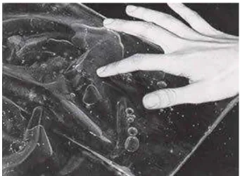 Figura 2  –.”Desenho com o dedo”,1966 – Objetos sensoriais  