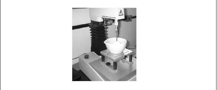 Figura 3.  Equipamento  TA.XT2 utilizado para realização do teste de fratura por compressão para medir a força da casca de ovos.