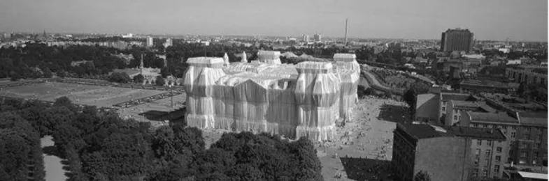 Figura 06  – Christo e Jeanne-Claude, Reichtag Embrulhado, 1977-1995. 