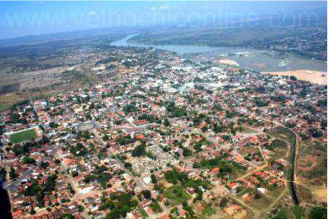 Ilustração  4.  Vista  aérea  da  cidade  de  Pirapora,  Norte  de  Minas  Gerais.  Fonte:  Disponível  em 