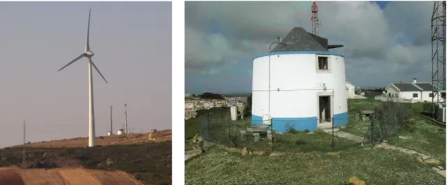 Fig.  23|Dois  moinhos  de  vento  do  Oeste  junto  a  Aerogerador  e  postes  de  comunicações,  em  Arneiros,  Torres  Vedras