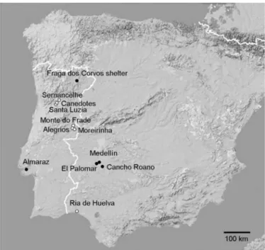Figure 1. —Location of the mentioned archaeological sites in which artifacts show strong Atlantic typological features (white dots) and orientalizing typological features (black dots) in the Iberian Peninsula.