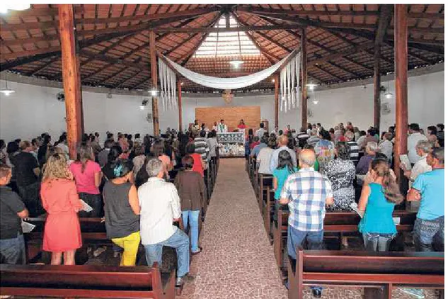 Figura 1 – Missa na Igreja Divino Espírito Santo do Cerrado, após entrega das obras de restauro