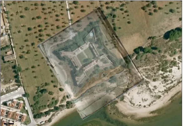 Figura 3 –  Planta Forte de S. João da barra de Tavira, georreferenciada sobre imagem de  satélite.