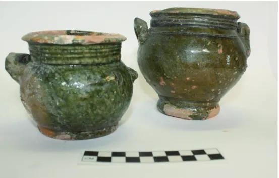 Fig. 10: Green glazed pots found in Carnide 