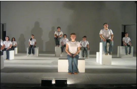 Figura 3 – Teatro Galpão no Espaço 508 - espetáculo De Carne Osso e Concreto   – 2008