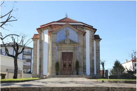 Figura  1  -  Fotografia  da  fachada  da  Capela  de  São  Sebastião  das  Carvalheiras