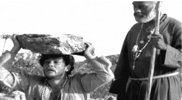 Figura 5: População, apesar de faminta, rezando em volta do boi em Os Fuzis de  Ruy Guerra, 1964