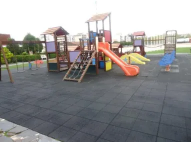 Fig. 1 – Zona de parque infantil 