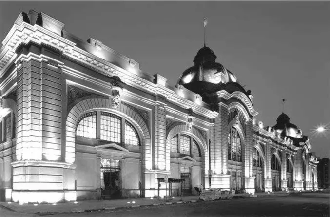 Foto 19: O Mercado Municipal após a sua requalificação, 2004  Fonte: Serapião (2005) 