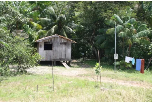 Figura 19 - Comunidades isoladas de difícil acesso, Comunidades localizadas na Floresta Amazônica (PA)  Fonte: Acervo fotográfico do Programa LPT (DPUE/SEE/MME) 
