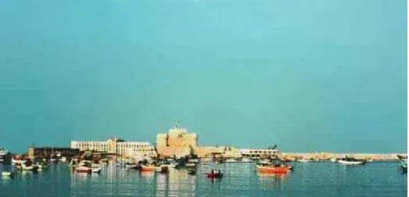 Figura 3 - Porto em Alexandria – Egito. Foto tirada no final do século vinte. 