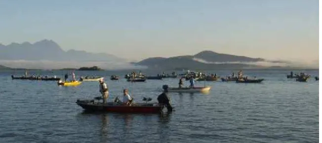 Figura  3:  Foto  das  embarcações  utilizadas  nos  torneios  de  pesca  esportiva  nos  estuários  do  Paraná