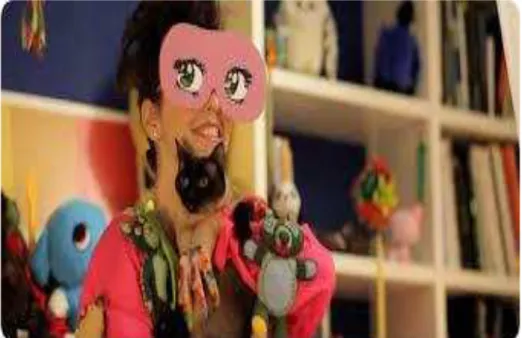 Figura  5  -  Cena  do  videoclipe  da  canção  “Gatinha  manhosa”.  Disponível  em :  https://www.youtube.com/watch?v=L9kiaIvfopY  