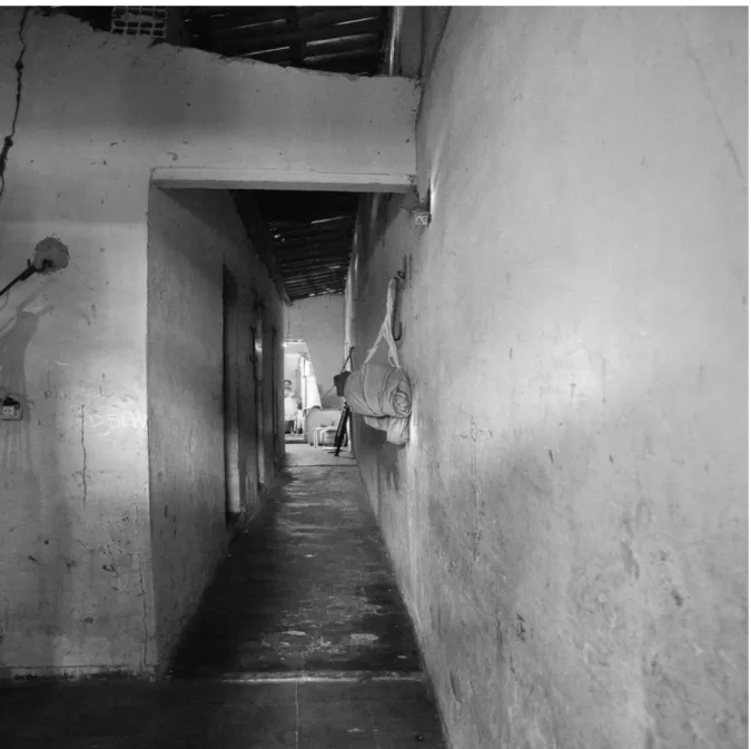 Foto corredor da casa de Selene. 