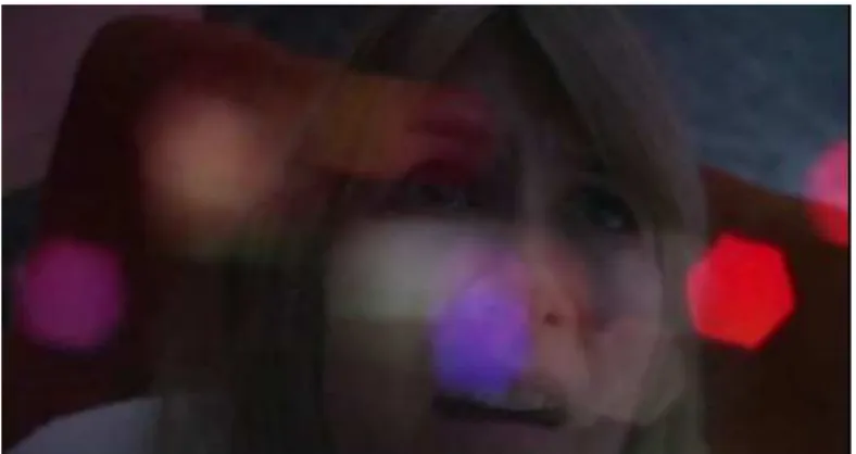 Figura 10: Nikki é atordoada por luzes e imagens