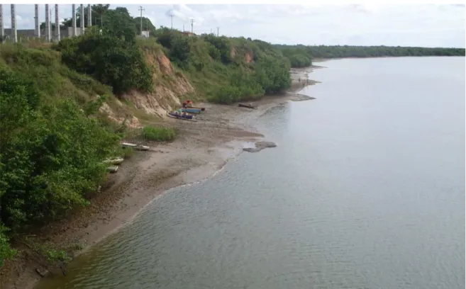 Figura 17 - Tabuleiro Pré-litorâneo na margem esquerda do estuário do rio Jaguaribe.  