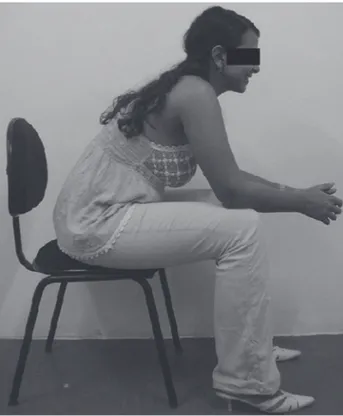 Figura 2  - Simulação da postura sentada com o tronco in- in-clinado a 45º