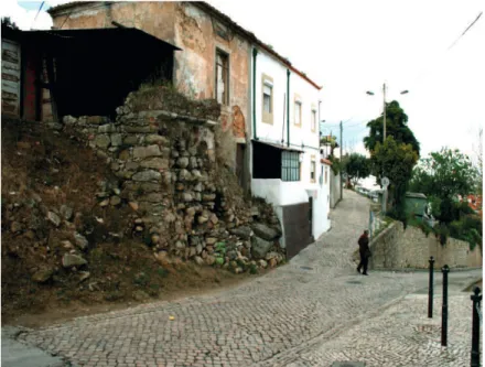 Fig. 10 - Alverca - vestígios do castelo.