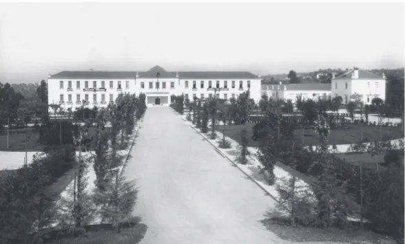Figura 4: Sanatório da Colónia Portuguesa no Brasil (1935), vista da entrada principal (Centro de Documentação Bissaya  Barreto, Coimbra)