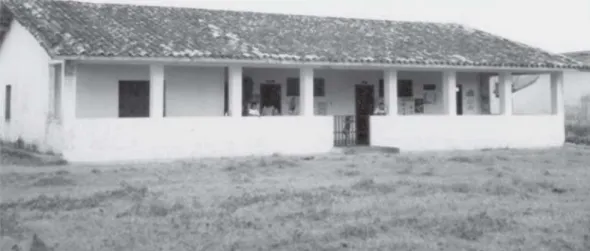 Figura 3: Escola Doutor Domingos Acatauassu Nunes, da fazenda Tapera, cidade de Soure (PA), s.d.; foto de autoria desconhecida (Arquivo da fazenda Tapera)