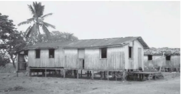Figura 4: Escola (anexa) Municipal de Ensino Fundamental São Francisco, da fazenda Matinadas, na cidade de Soure (PA), 2001; foto, Sonia Araújo