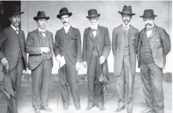 Figura 1: Juliano Moreira (quinto da esquerda para a direita) e Silva Lima (quarto da esquerda para a direita), Bahia, entre 1896 e 1902