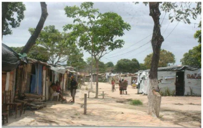 Figura  4.  Foto  da  Ocupação  Comuna  17  de  abril  no terreno do conjunto Jose Walter