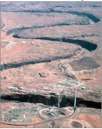Figura 13 - Vista do rio Colorado e o local da barragem Glen Canyon (1961) 