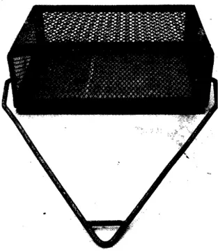 Figura 3  –  Draga de aço utilizada para a coleta de organismos bentônicos durante os  cruzeiros “Hourglass”.