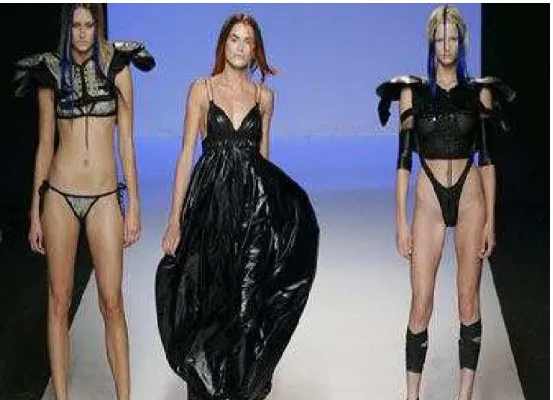 Fig.  4  -  Coleção  de  Jose  Miro,  na  Semana  Internacional  de  Moda  de  Madrid  de  setembro  de 2007