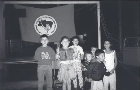 Foto 12:  Atividades festivas dos estudantes na escola Nova Sociedade.