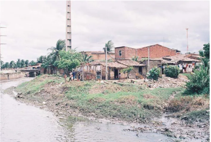 Figura 9 – Processo de ocupação da Planície Fluvial do rio Maranguapinho na sua  margem direita no bairro Autran Nunes